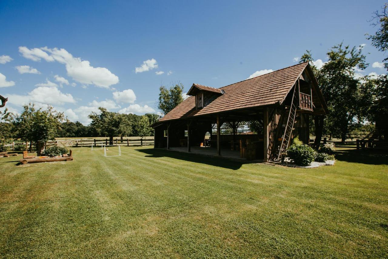 Treehouse Drevesna Hiska Strkovo Gnezdo Ranc Jures Luxury tent *